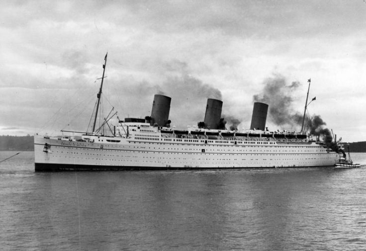 empressofbritain2_02-nowlx5chzsb9v4uawszulyzayjabrswunf5yo5ikj6